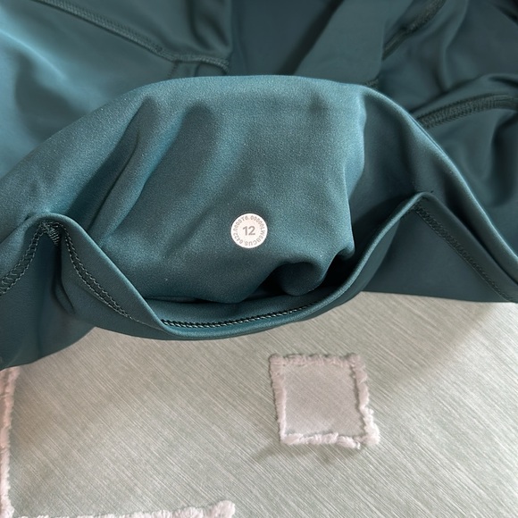 Lulu lemon High Rise Crop 23”- Size 12 - Picture 4 of 5